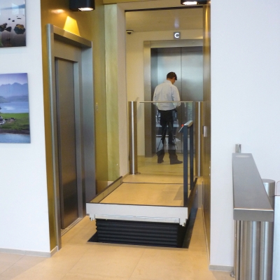LP50 Platform Lift