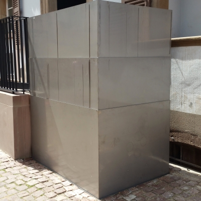SLP Model B platform lift