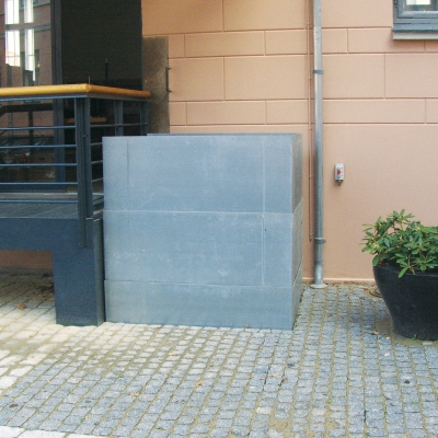 SLP Model B platform lift