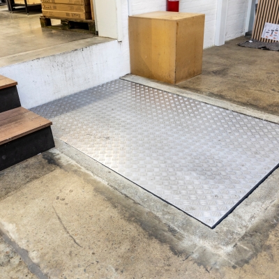 SLP Model L Platform Lift