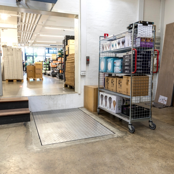SLP Model L Platform Lift